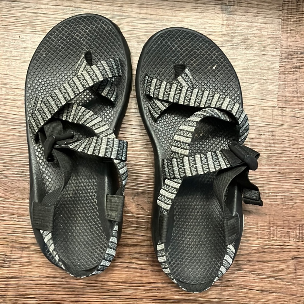 Mens  size 8 gently used Chaco with toes strap. A little dirt on the bottom.
